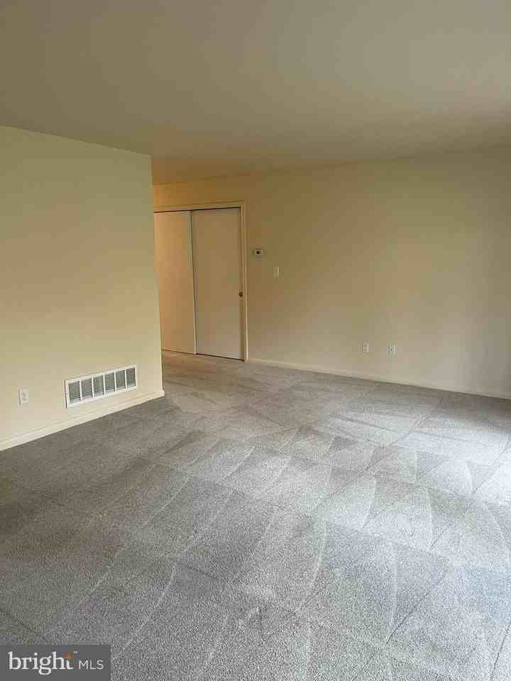 105 Foxfire Dr - Photo 6 of 24