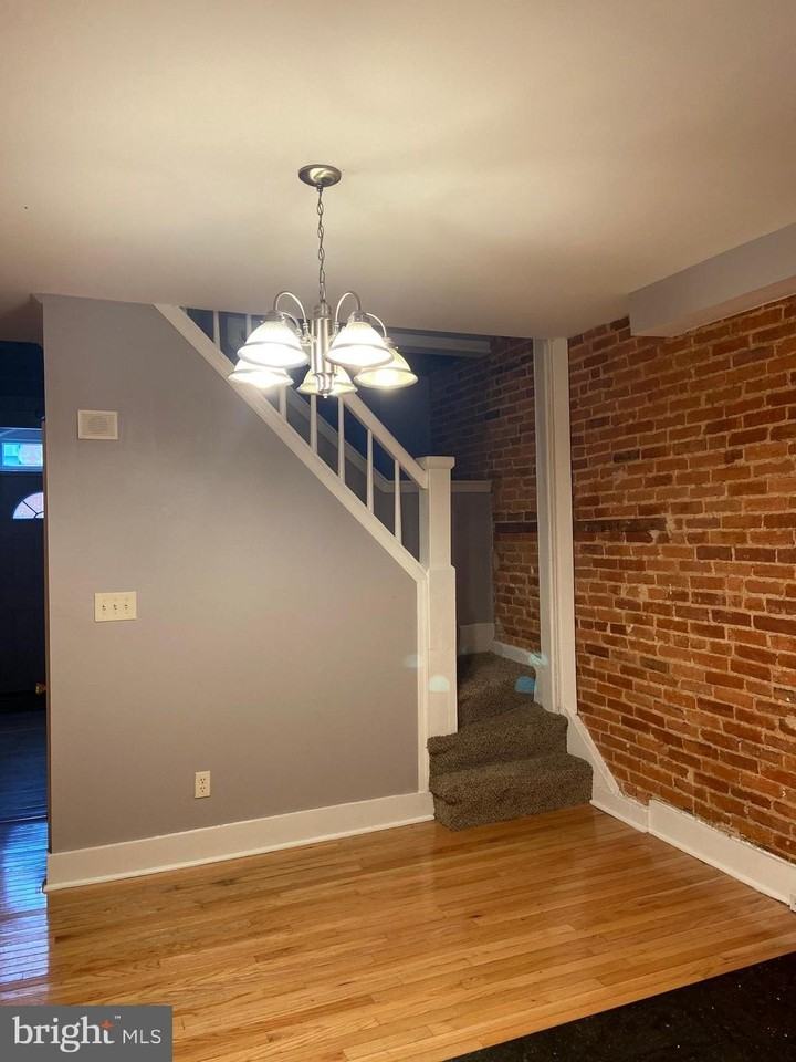 1629 S Hanover St - Photo 4 of 15