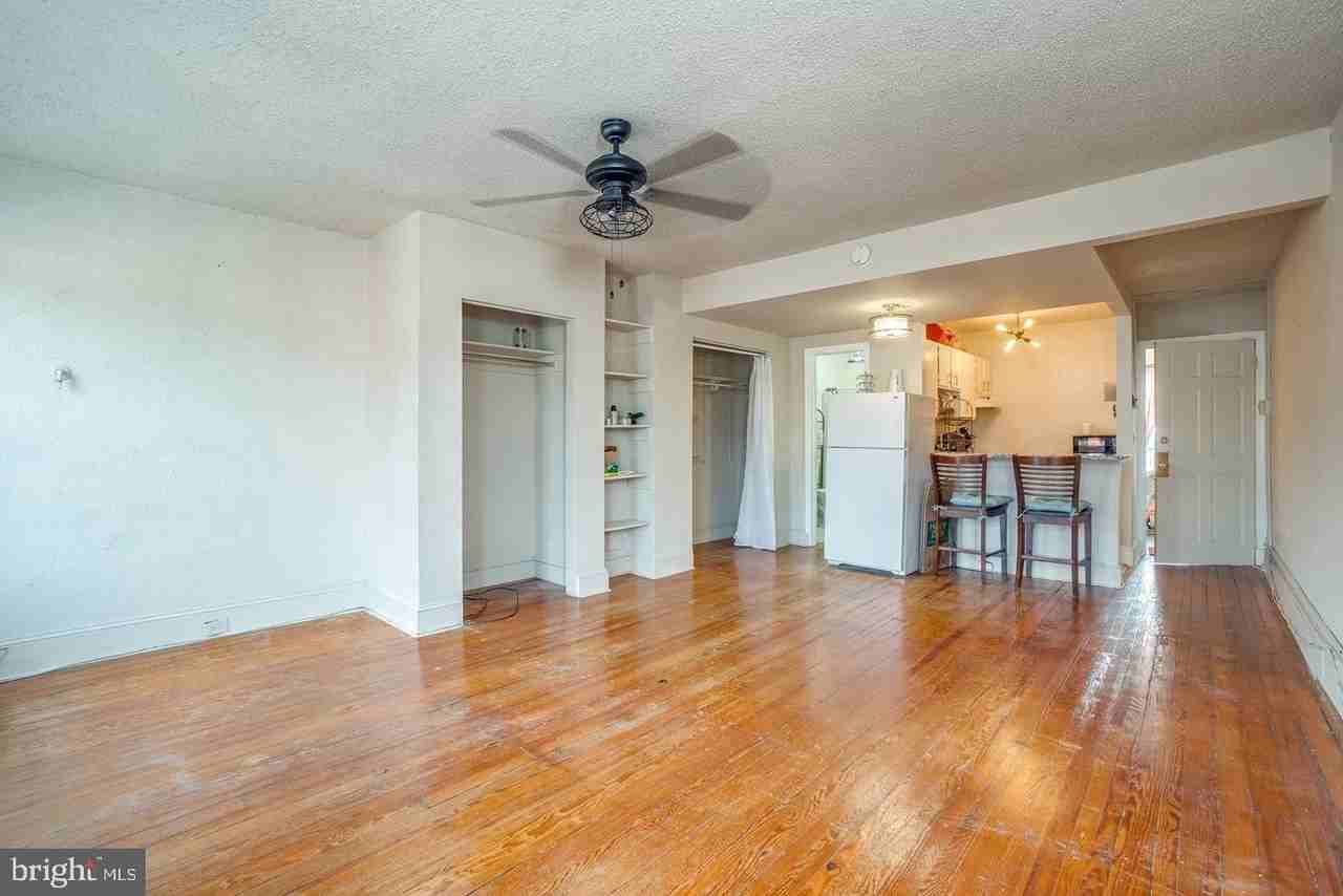 1420 Light St #1R - Photo 3 of 8