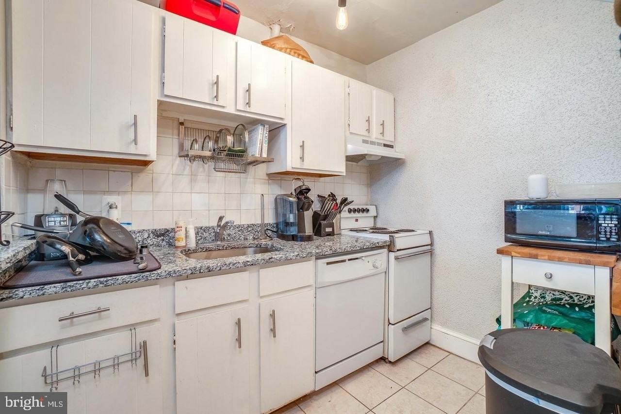 1420 Light St #1R - Photo 5 of 8