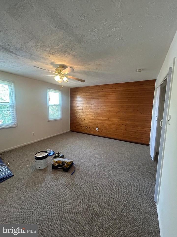 3569 4th St - Photo 5 of 9