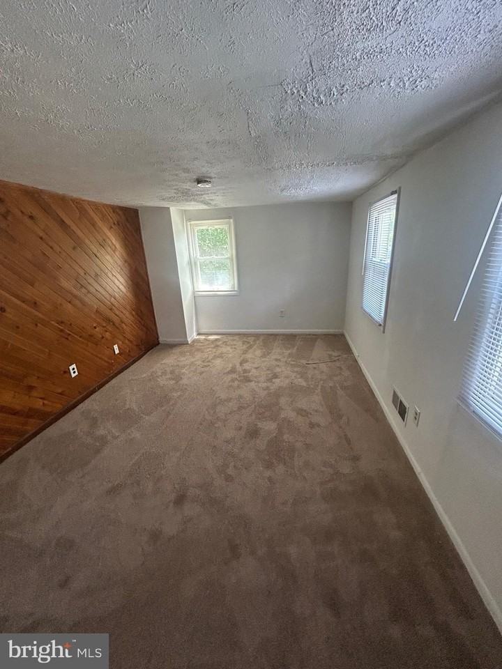 3569 4th St - Photo 7 of 9