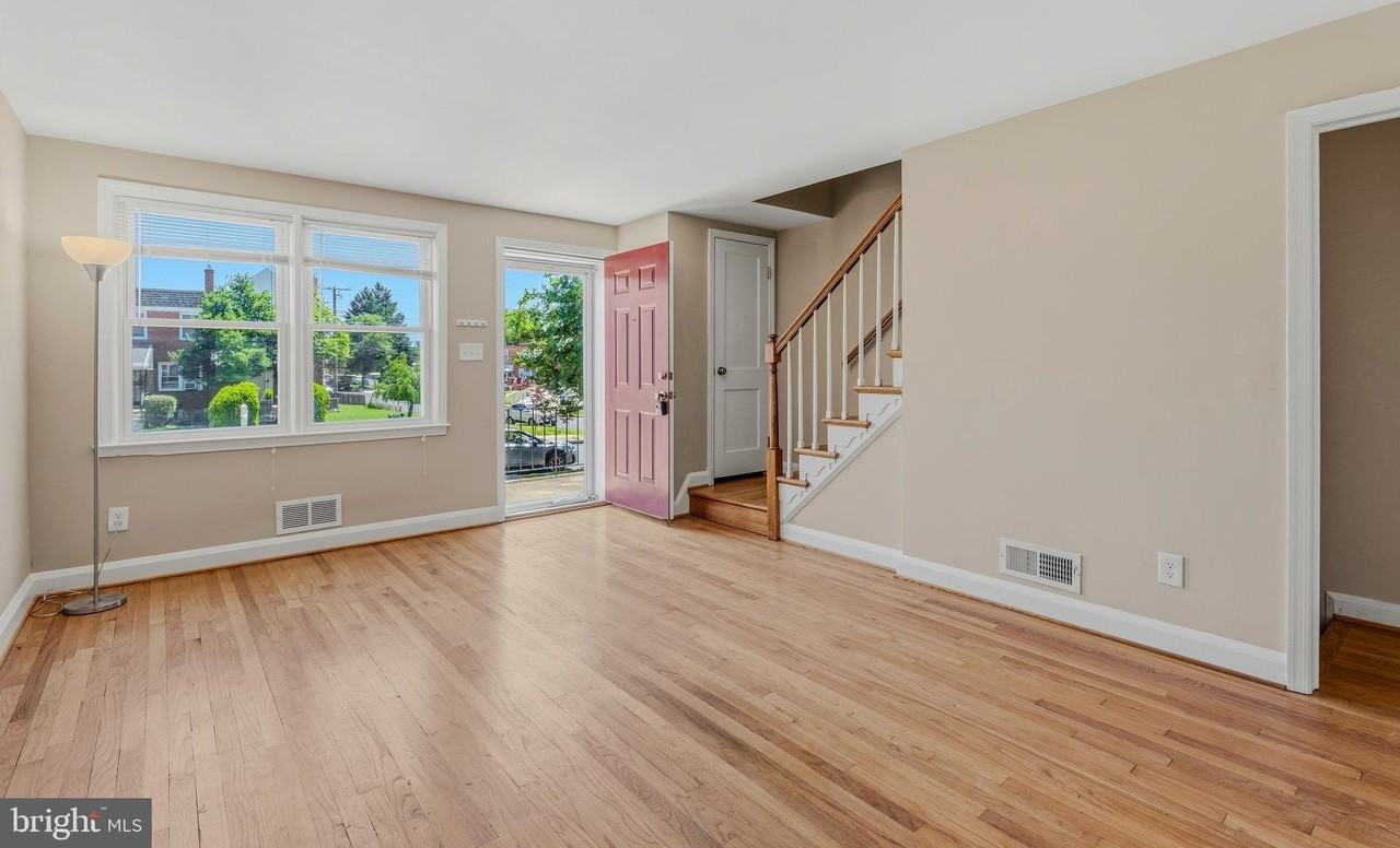 586 Lucia Ave - Photo 3 of 33