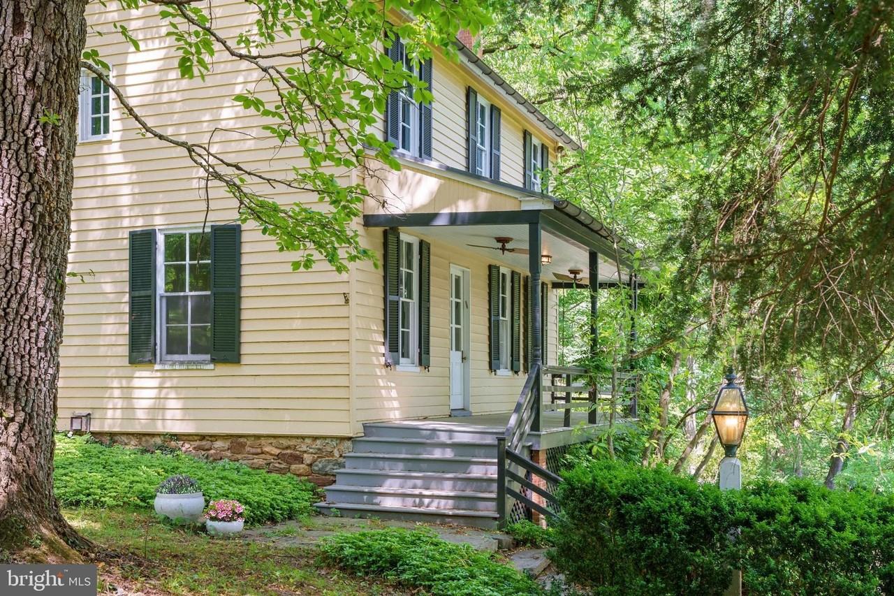 1118 Greenspring Valley Rd - Photo 4 of 34