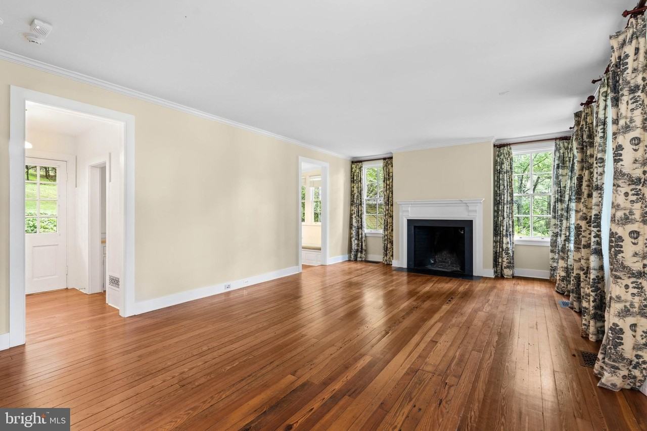 1118 Greenspring Valley Rd - Photo 6 of 34
