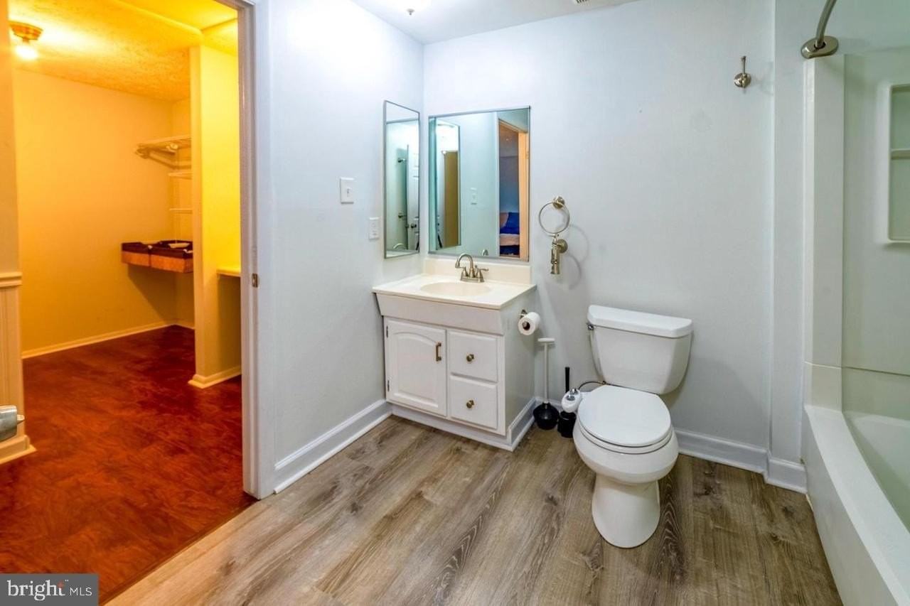 249 Canfield Ter - Photo 3 of 7