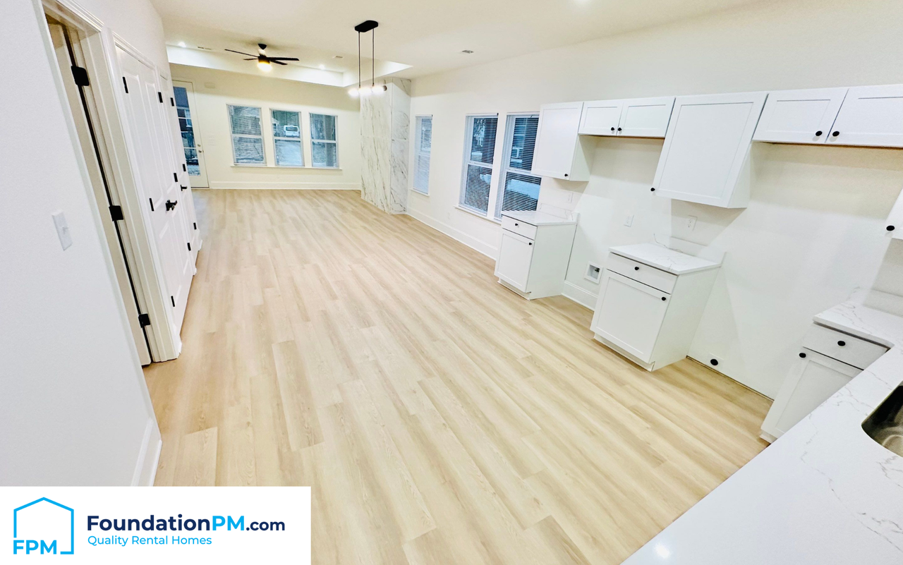 910 Dickinson St #1 - Photo 3 of 13