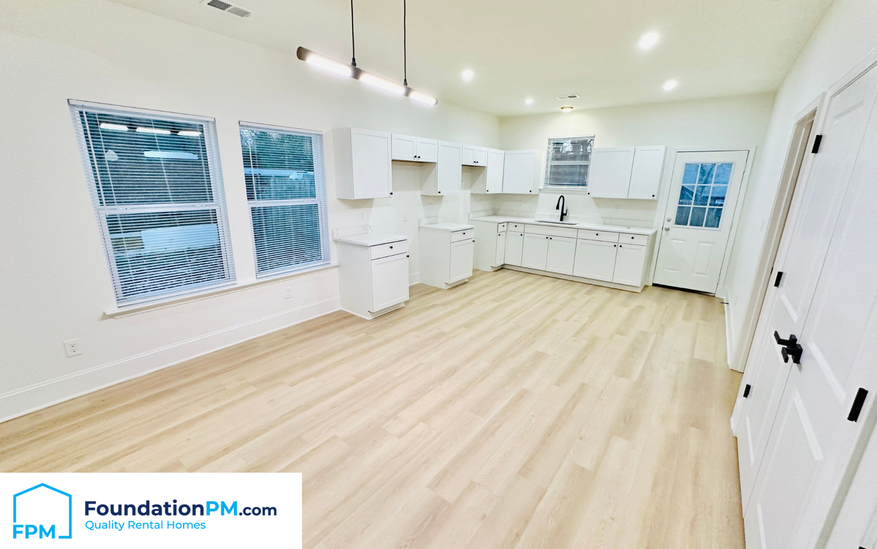 910 Dickinson St #1 - Photo 4 of 13