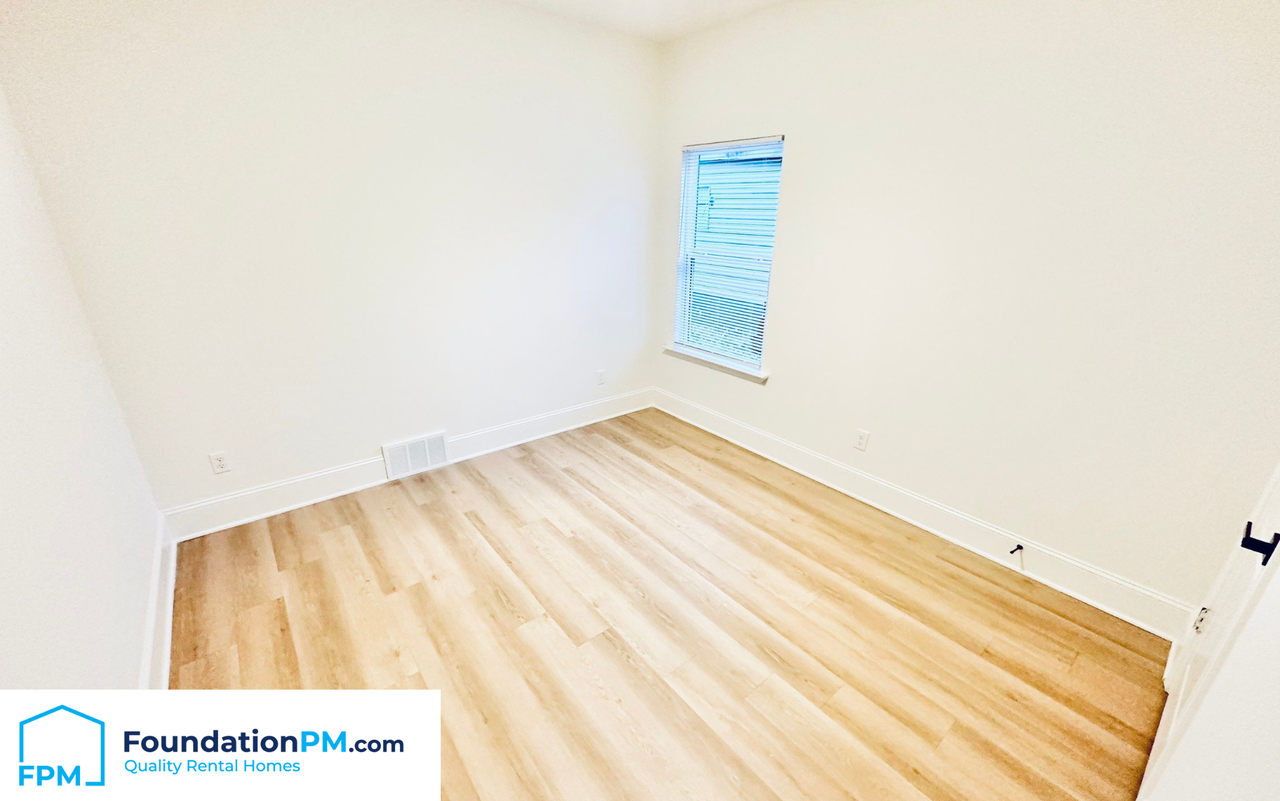 910 Dickinson St #1 - Photo 7 of 13