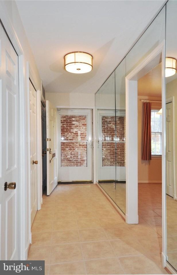 4847 Sangamore Rd #24 - Photo 5 of 31