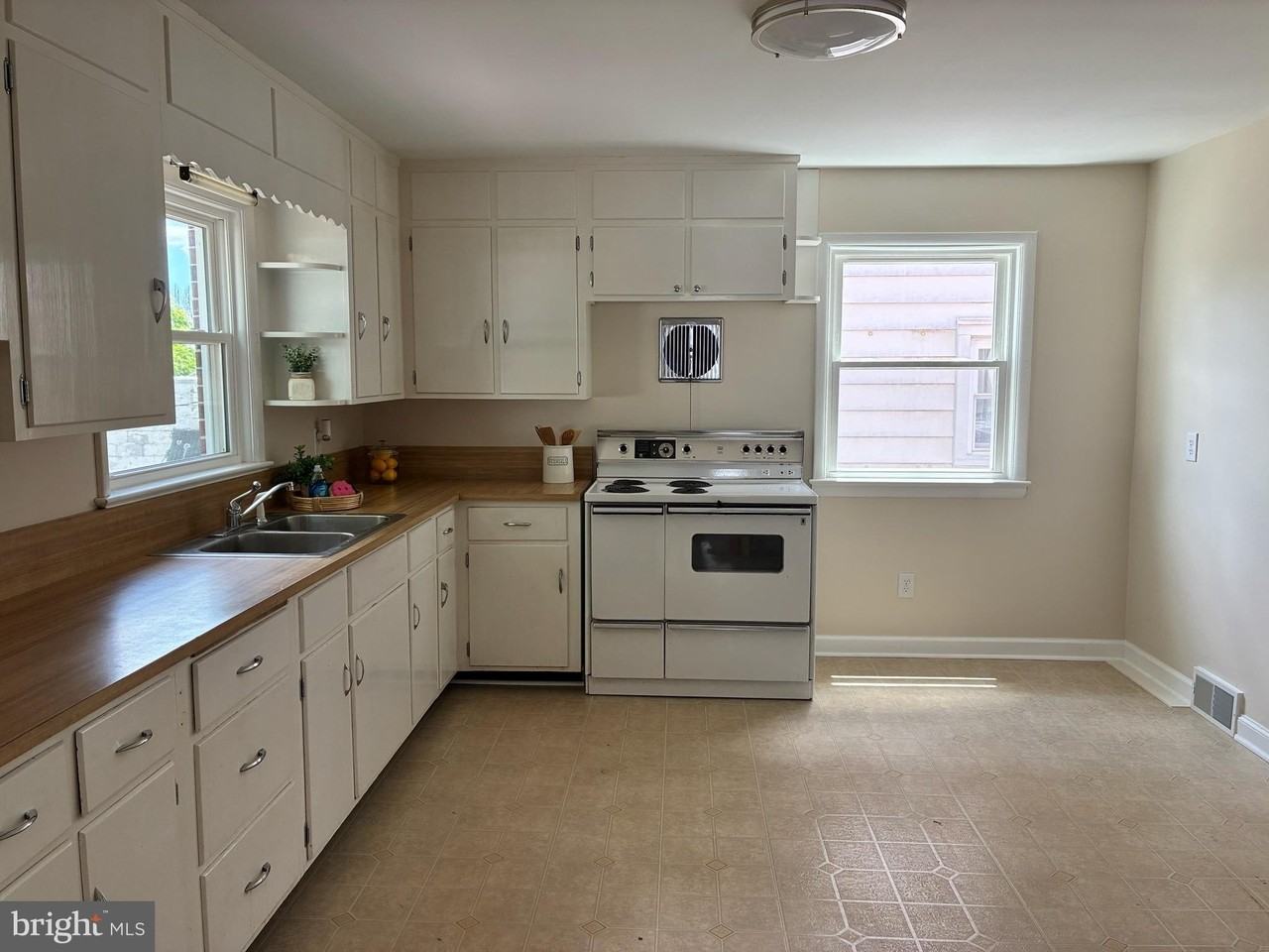 612 Frederick St - Photo 4 of 13