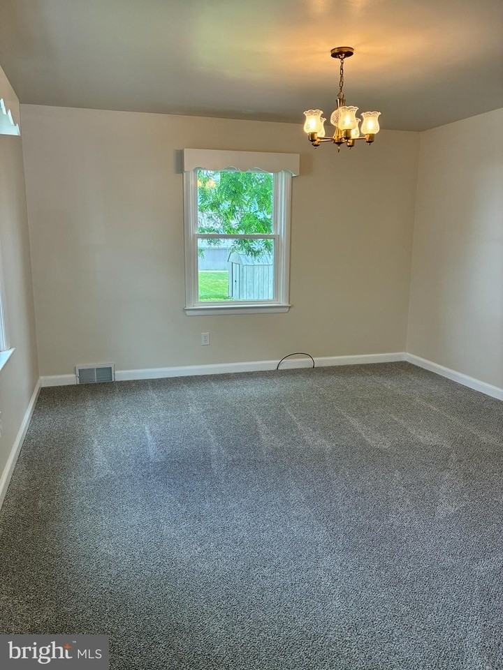 612 Frederick St - Photo 5 of 13