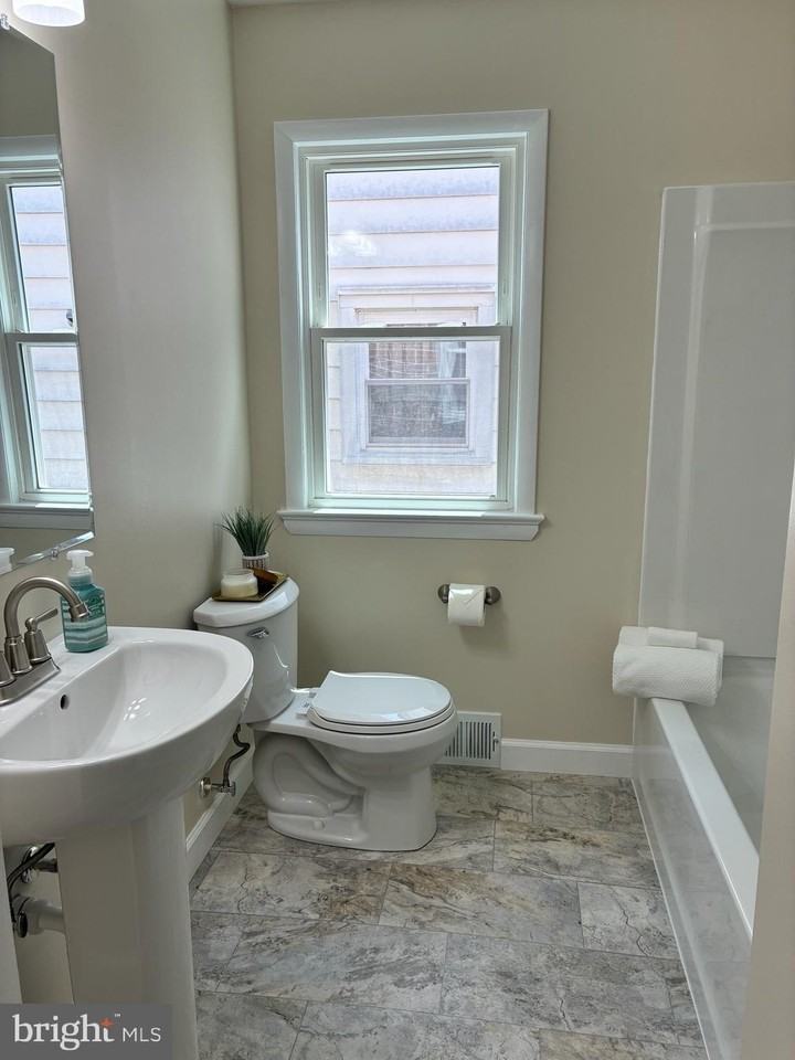 612 Frederick St - Photo 6 of 13