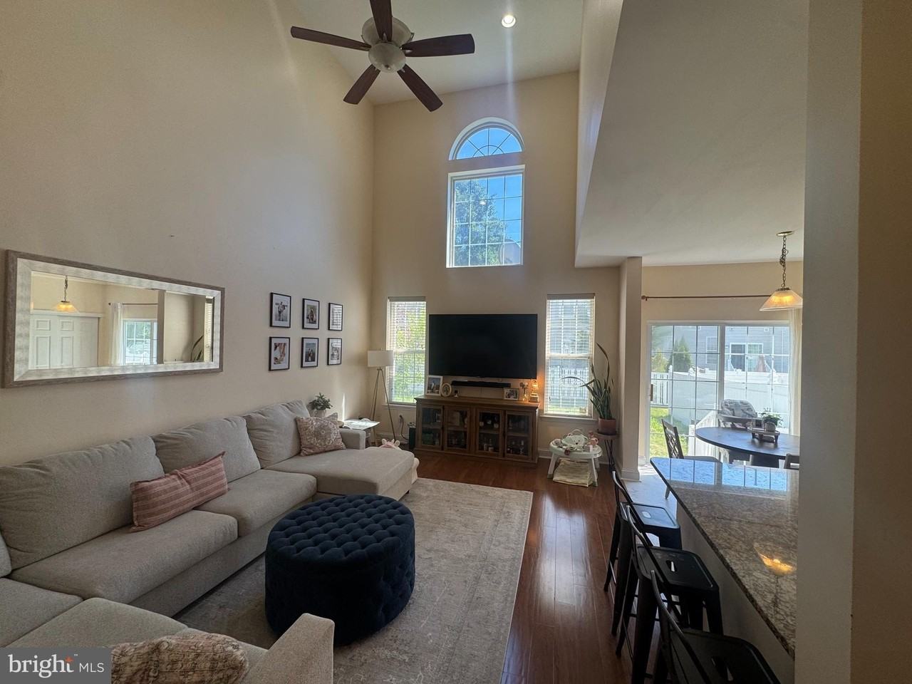 37 Weaver Dr - Photo 4 of 16
