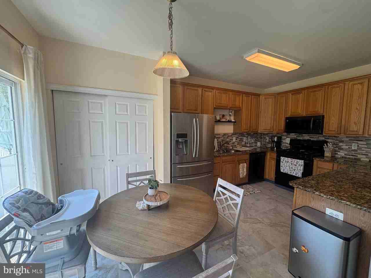 37 Weaver Dr - Photo 6 of 16