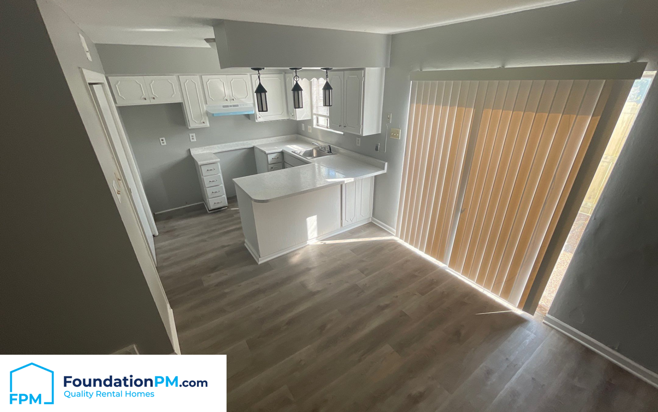 992 University St #1 - Photo 4 of 11