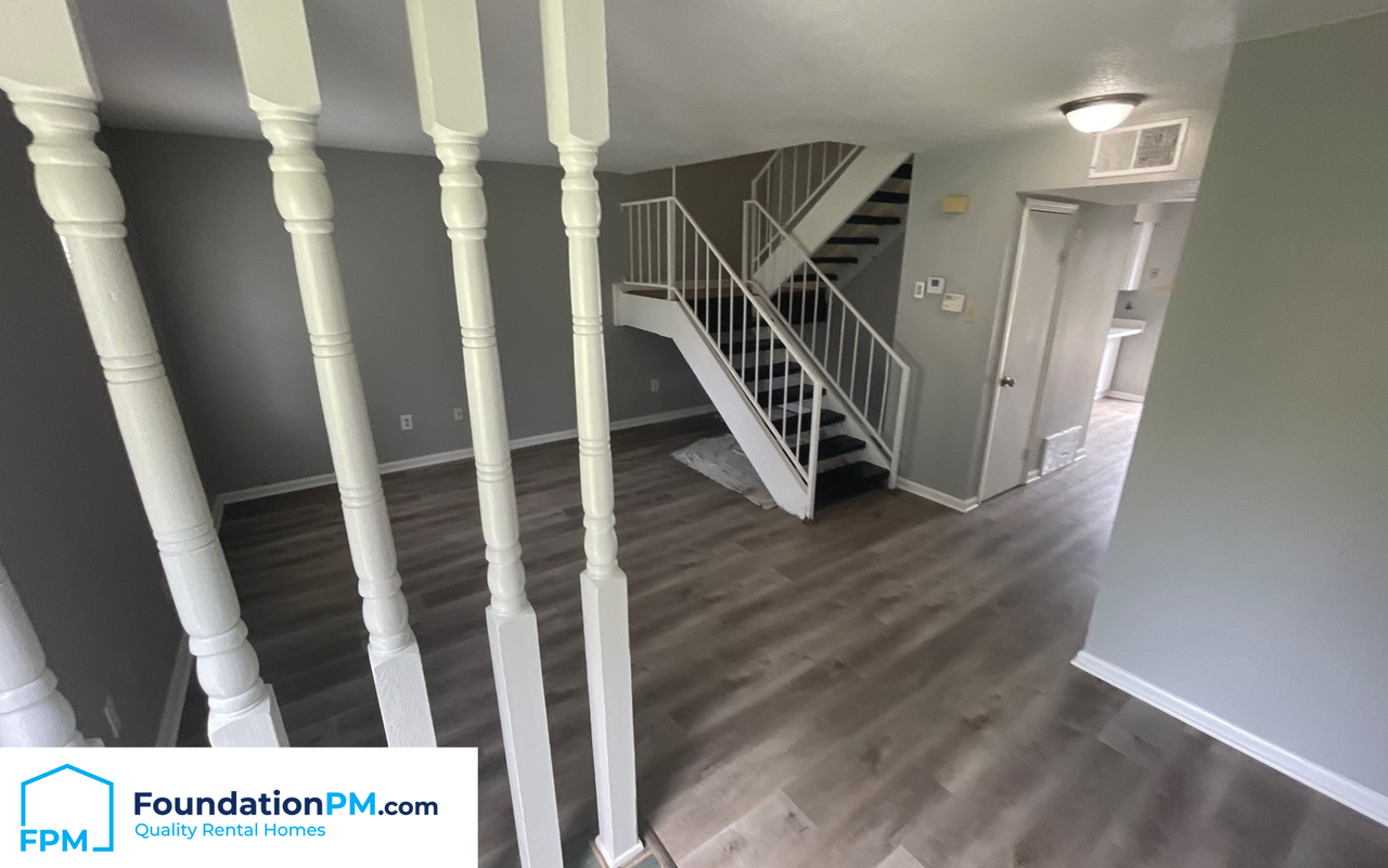 992 University St #1 - Photo 5 of 11
