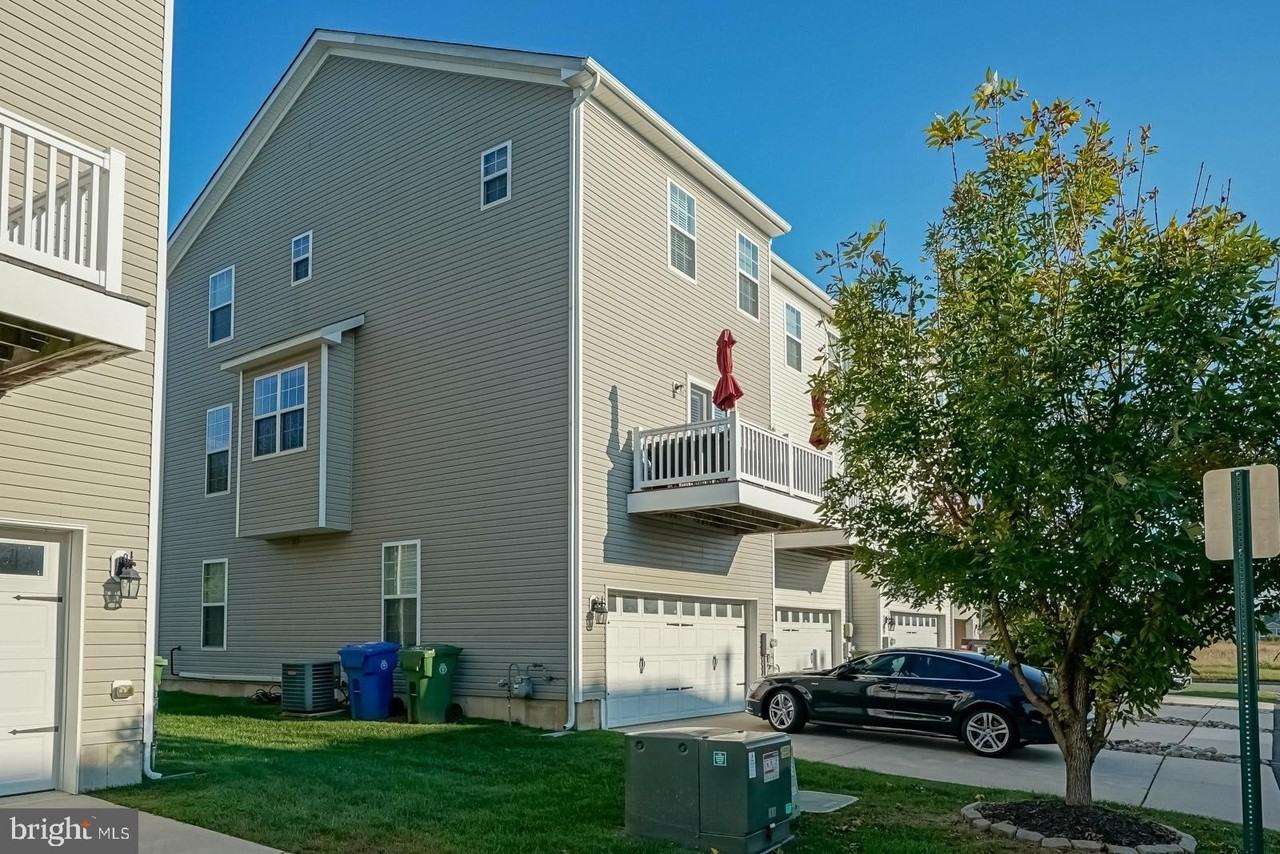 474 Aura Rd - Photo 3 of 33
