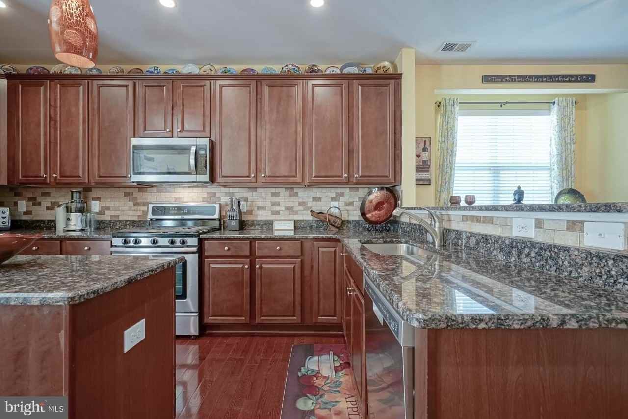 474 Aura Rd - Photo 4 of 33