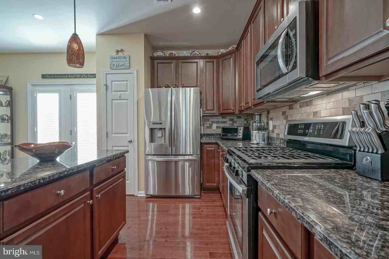 474 Aura Rd - Photo 6 of 33
