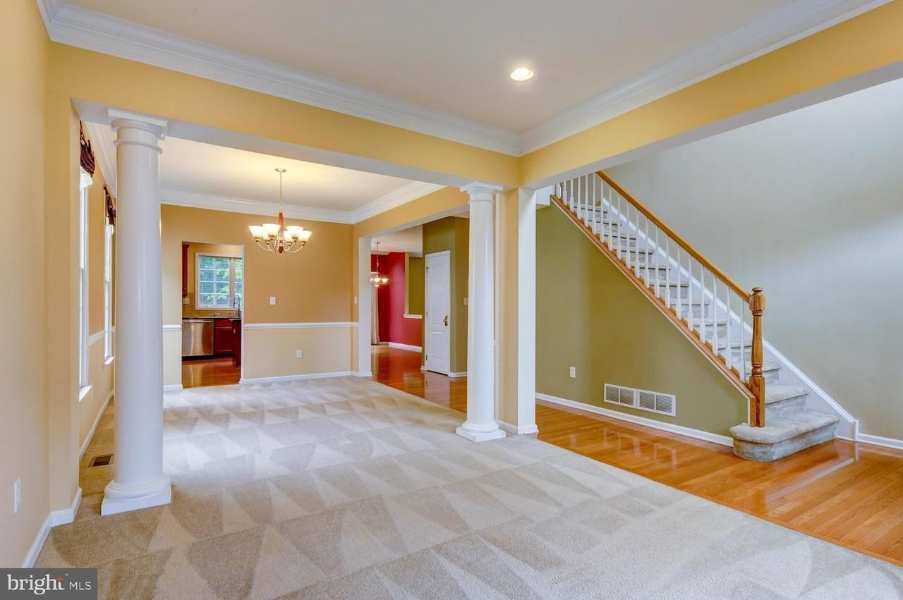 45 Lockwood Dr - Photo 7 of 50