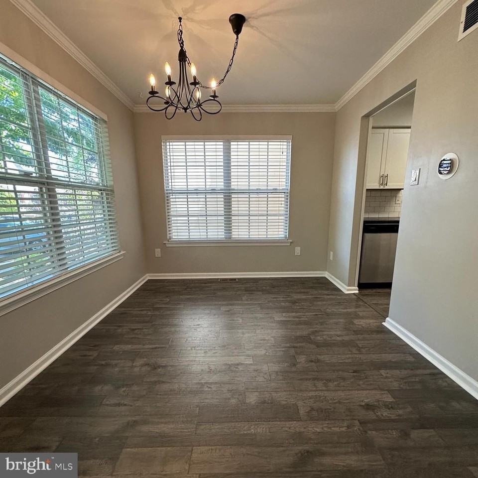 3917 Captain Molly Cir - Photo 7 of 44