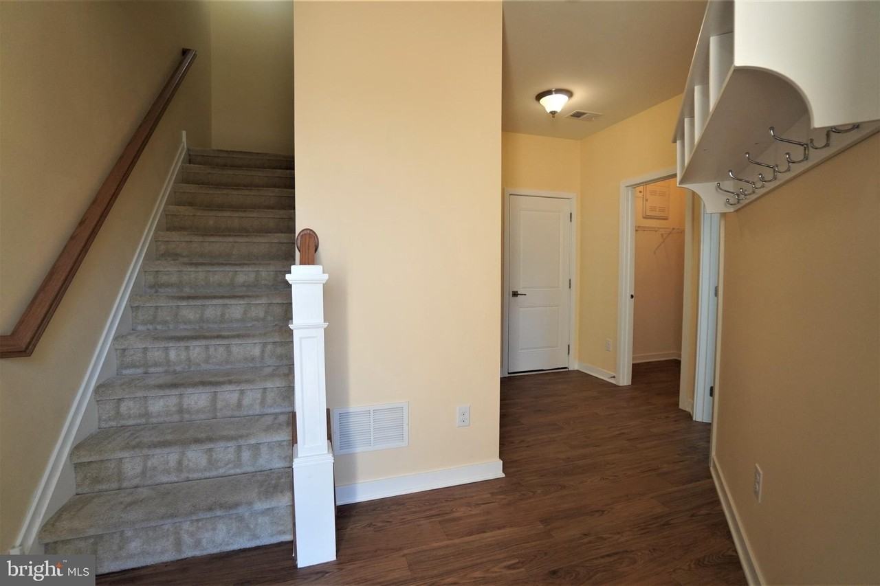 6 Manchester Dr - Photo 4 of 38