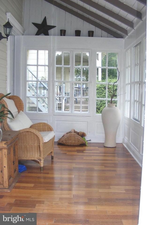 316 Locust Ave - Photo 3 of 41
