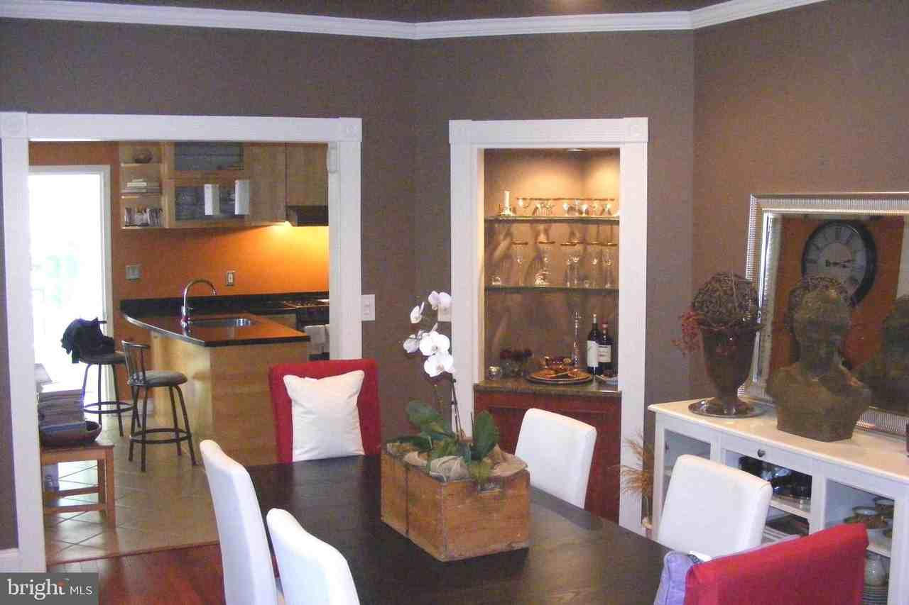 316 Locust Ave - Photo 6 of 41