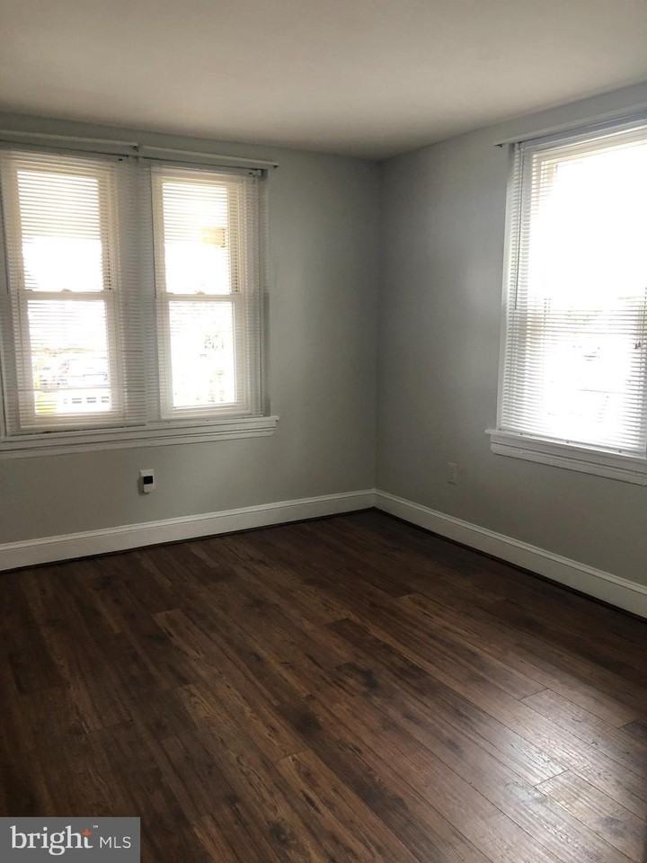 237 Chestnut Ave - Photo 3 of 16