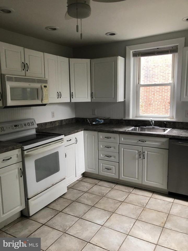 237 Chestnut Ave - Photo 5 of 16