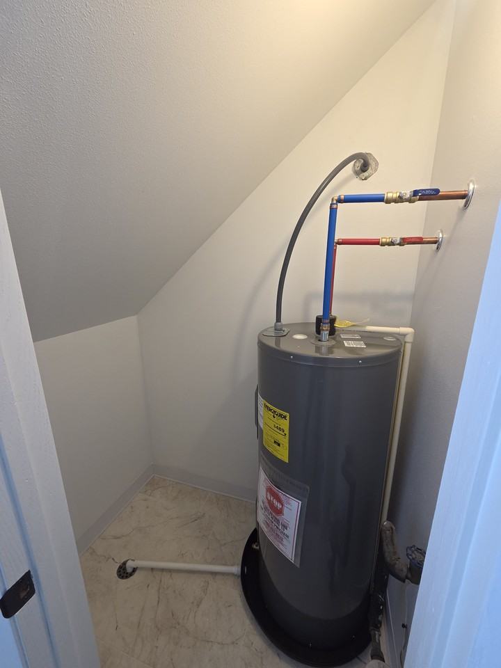 300 Dewey St #5 - Photo 6 of 16