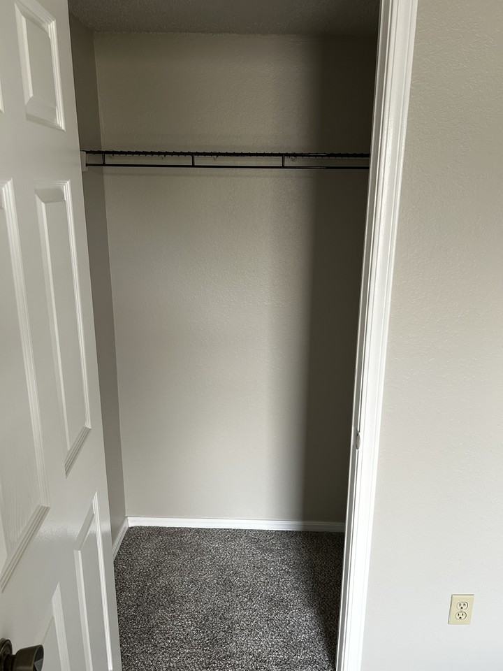 12923 E 28th Pl - Photo 5 of 13