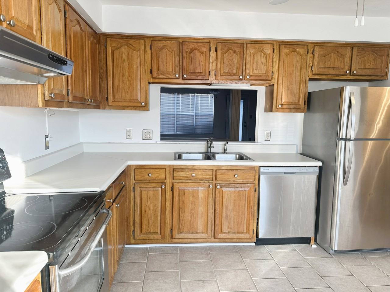 1812 Abbotsbury Way #1 - Photo 7 of 34