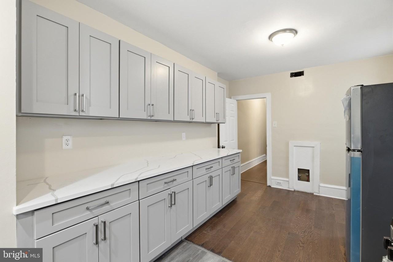 632 W Cumberland St #2 - Photo 4 of 15