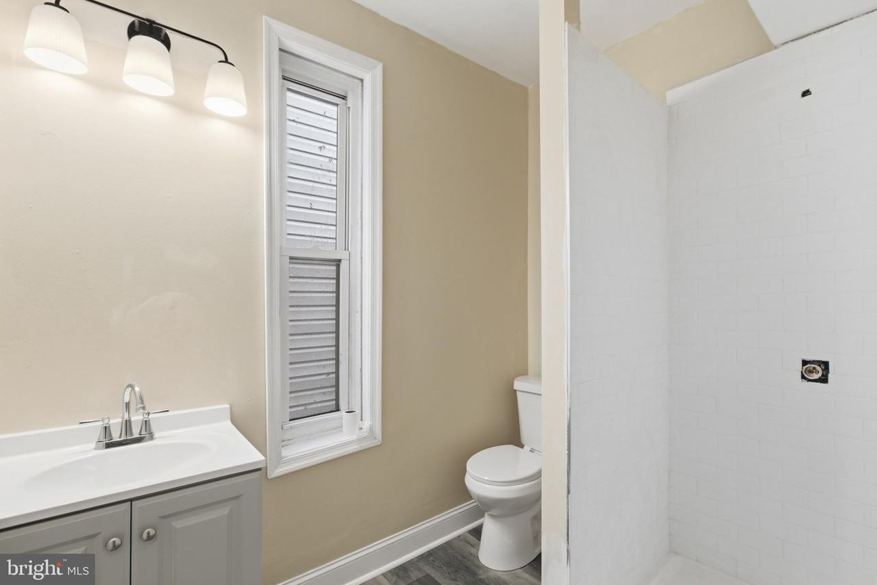 632 W Cumberland St #2 - Photo 5 of 15