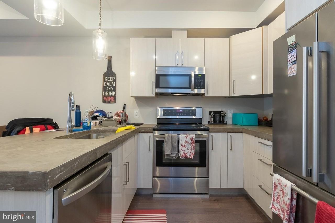 938 New Market St #304 - Photo 3 of 20