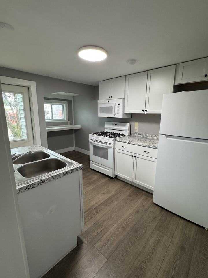 88 New Rochester Rd - Photo 5 of 26