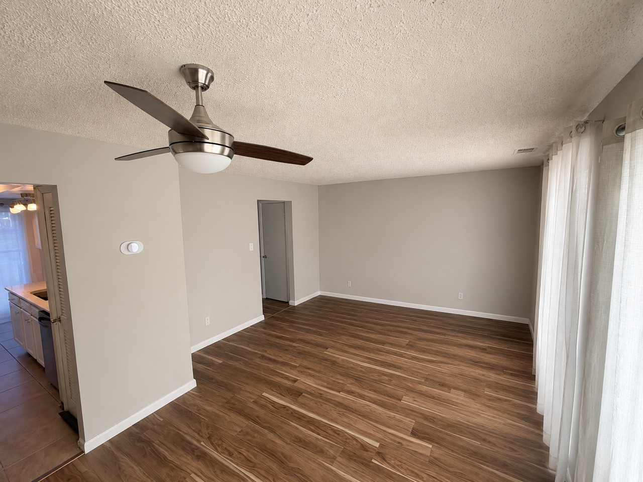 649 Governors Way - Photo 7 of 18