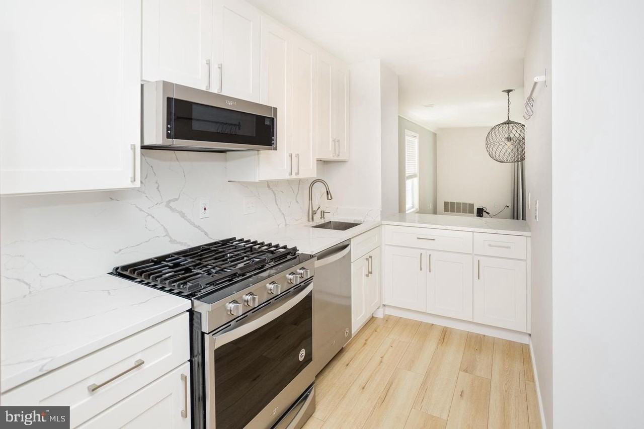 933 S Rolfe St #2 - Photo 4 of 23