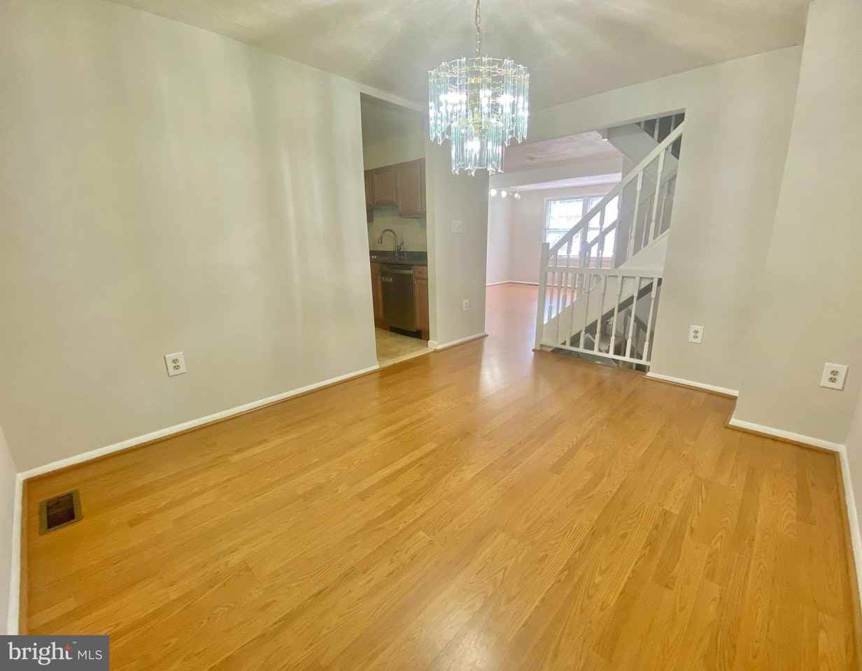 6212 Hillside Rd - Photo 7 of 36