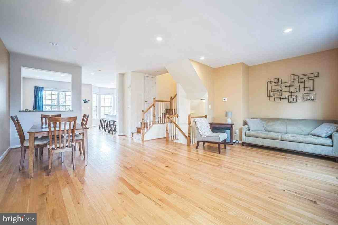 11551 Laurel Lake Sq - Photo 7 of 31