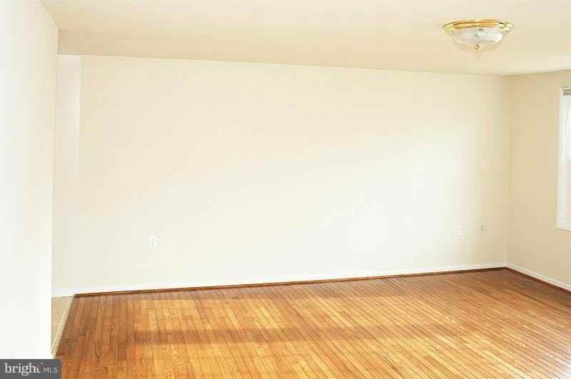 1260 Wilshire Dr - Photo 4 of 15
