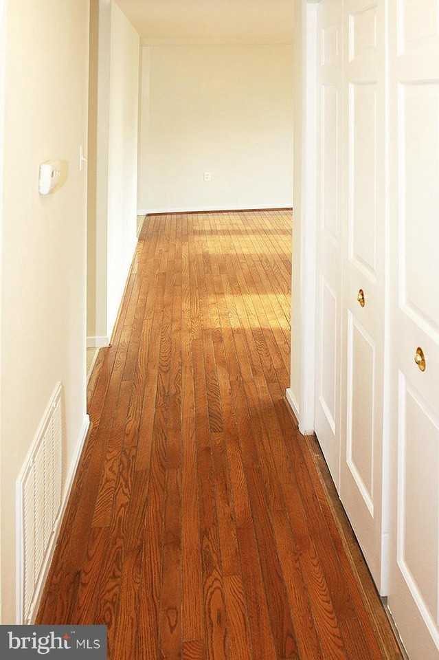 1260 Wilshire Dr - Photo 5 of 15