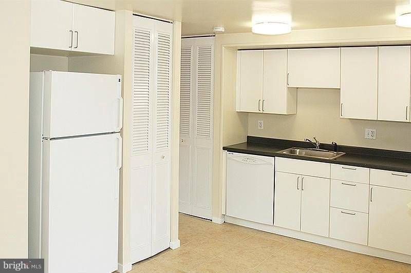 1260 Wilshire Dr - Photo 6 of 15