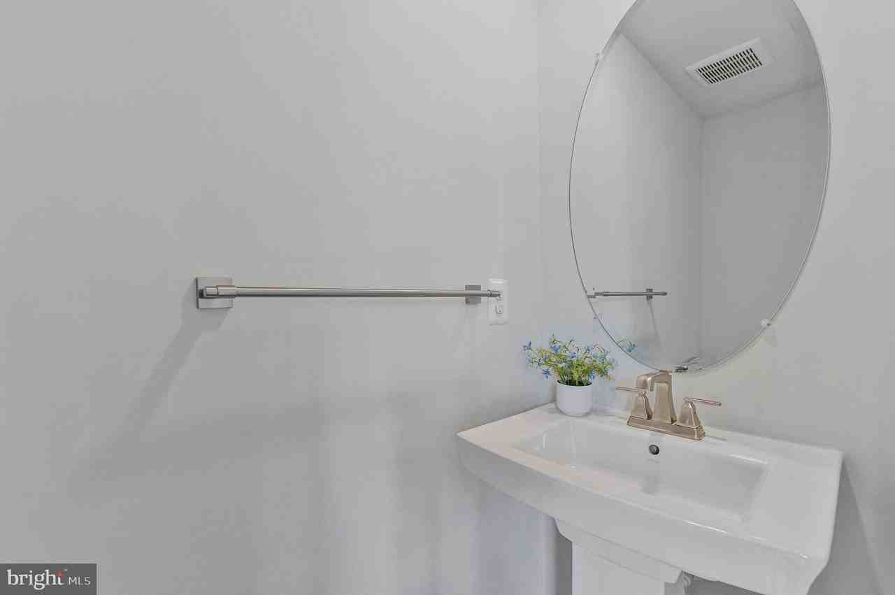 13270 Woodland Park Rd #3J - Photo 5 of 30