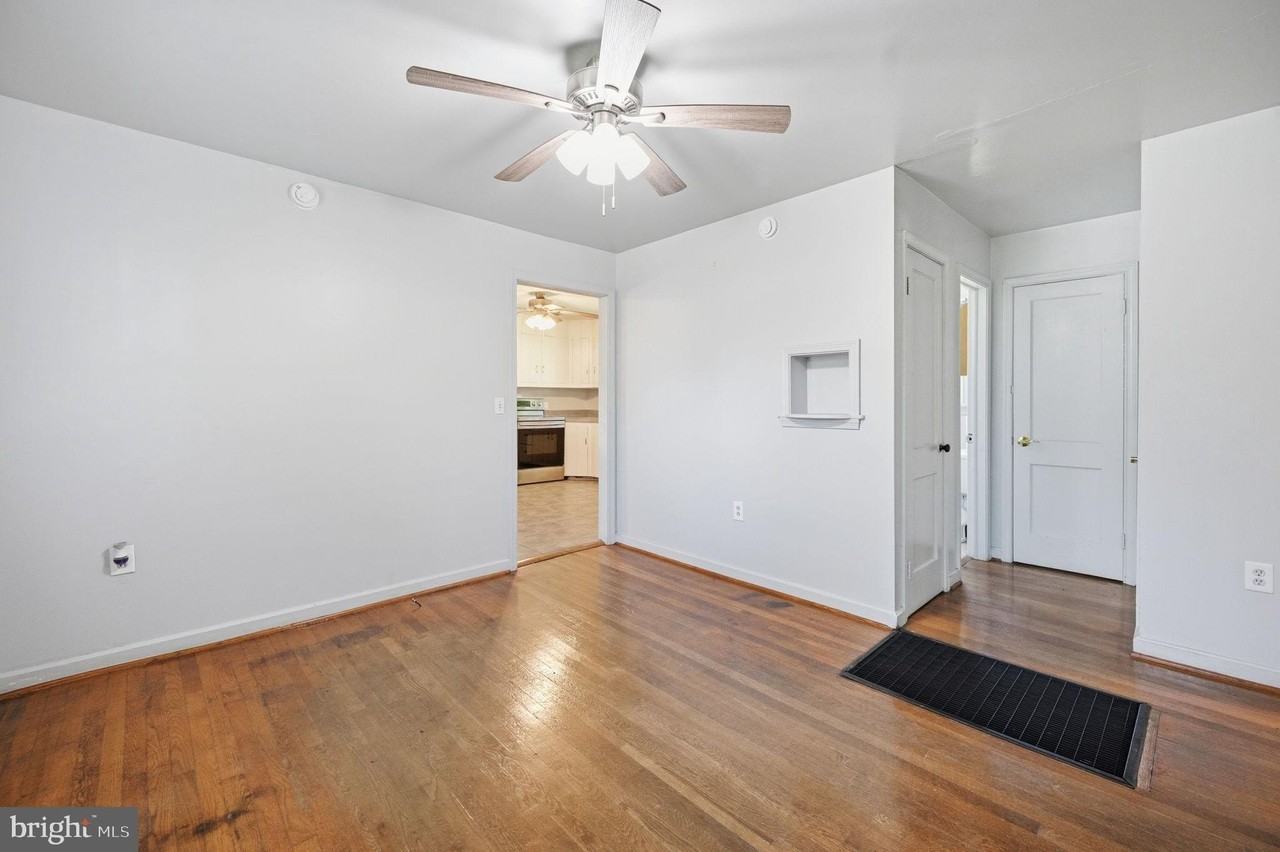 44 S Woodlawn Ave - Photo 5 of 26
