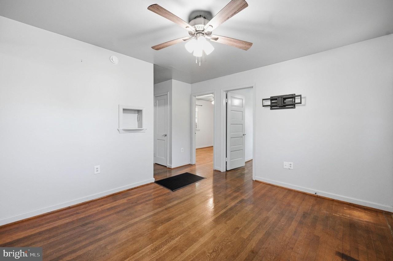 44 S Woodlawn Ave - Photo 6 of 26