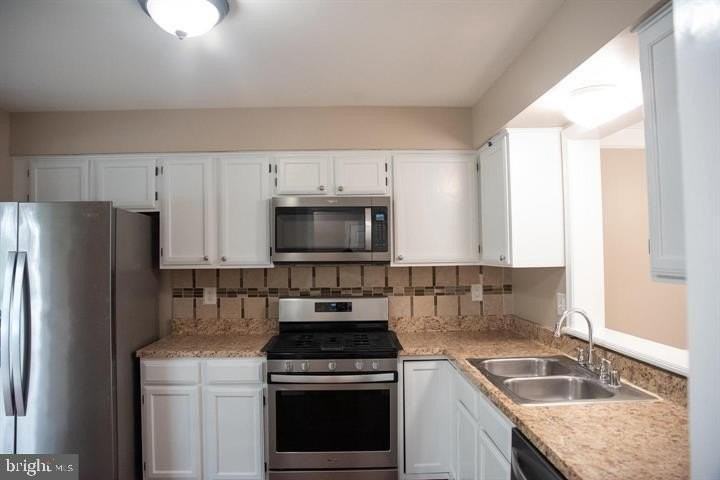 20978 Tobacco Sq - Photo 3 of 48