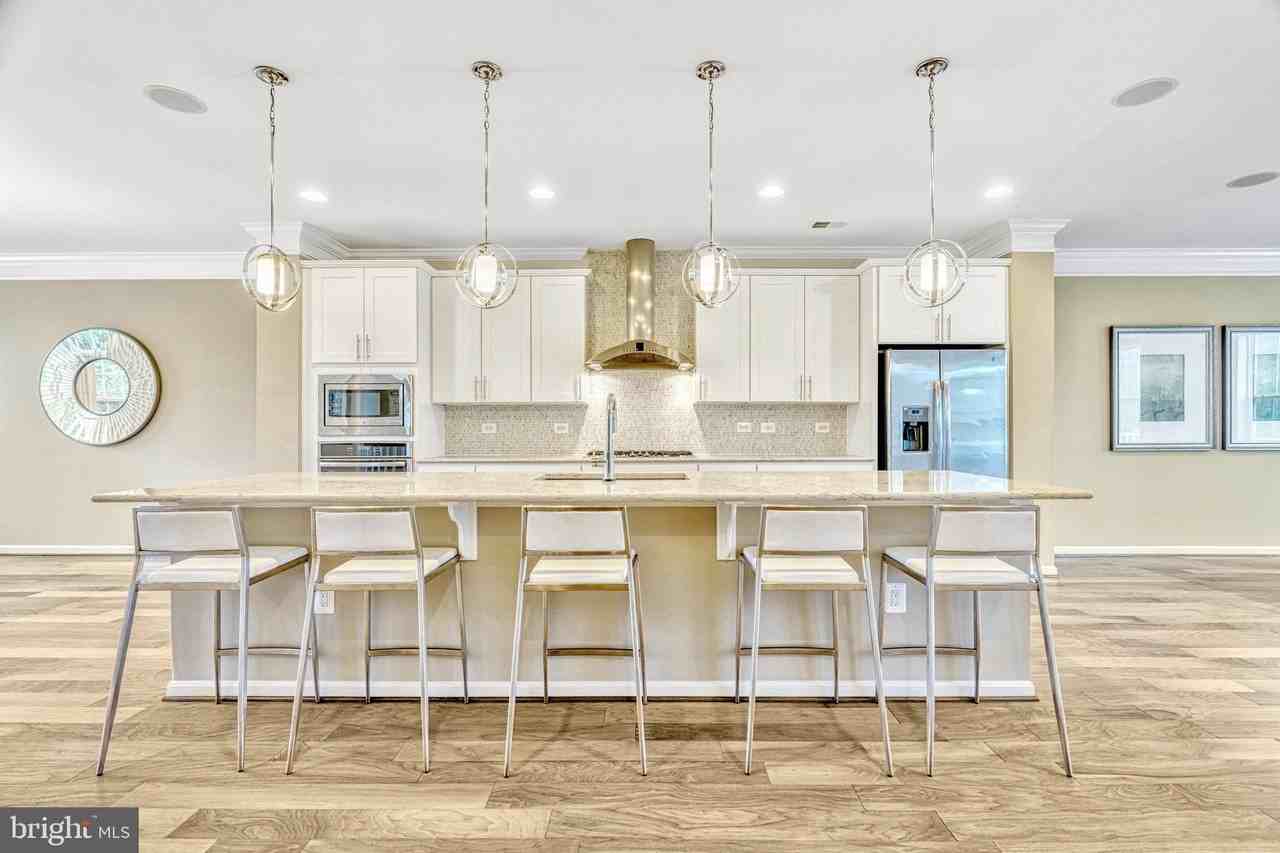 21491 Willow Breeze Sq - Photo 5 of 45